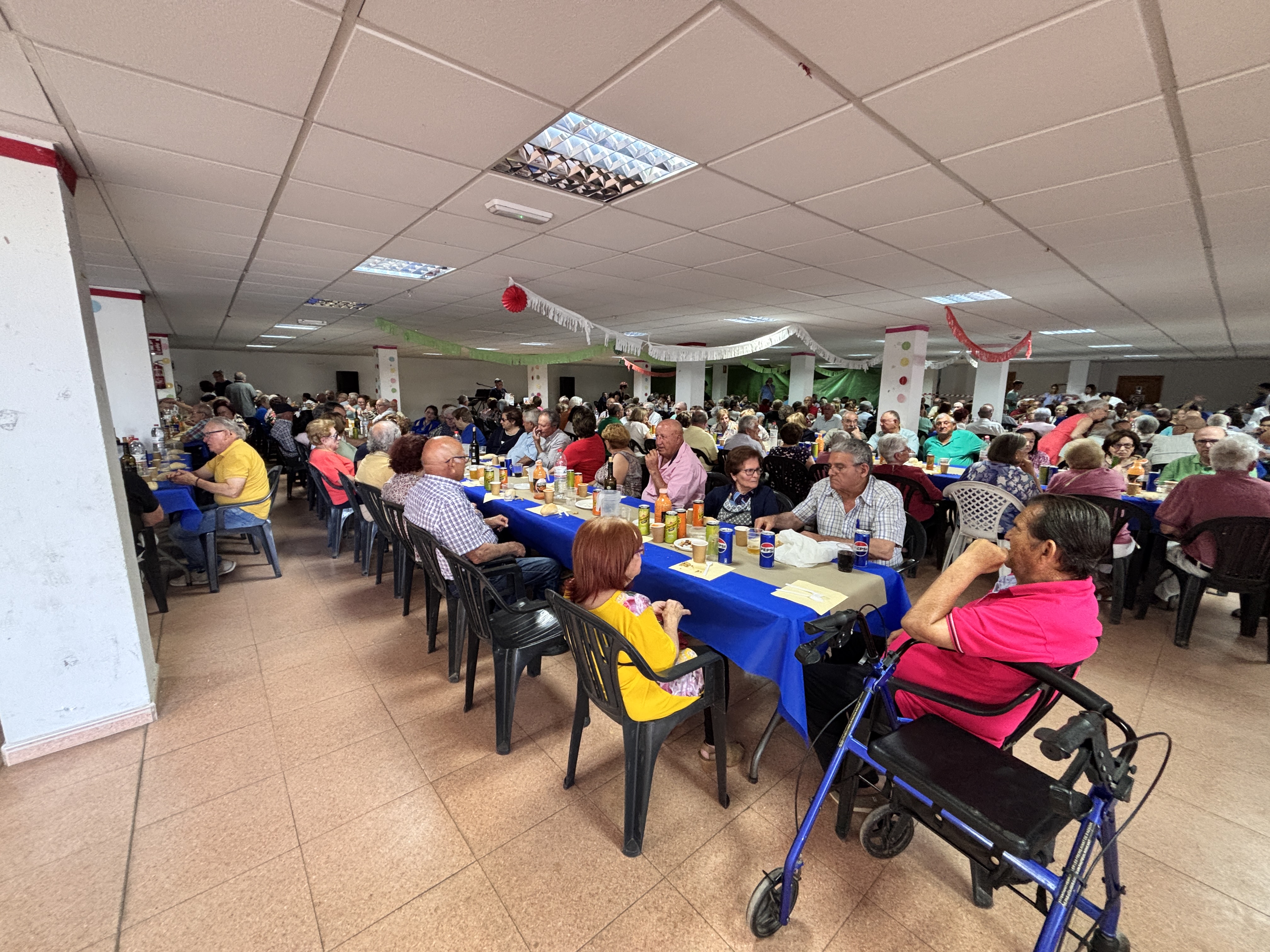 Cerca de 400 mayores se reúnen para celebrar la Comida de Convivencia de la Asociación de Pensionistas “Pintor Pedro Antonio” de Pulpí